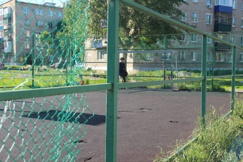 В городе Башкирии вандалы разгромили уличное кресло В городе Башкирии вандалы разгромили уличное кресло