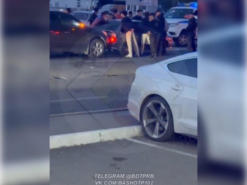 В Уфе разборки на улице закончились стрельбой В Уфе разборки на улице закончились стрельбой