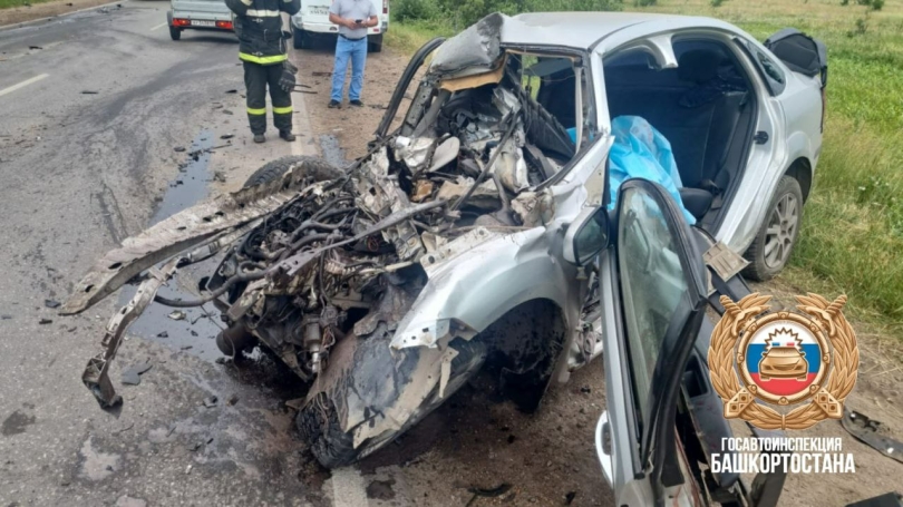В Уфе в ДТП с грузовиком погиб 27-летний парень В Уфе в ДТП с грузовиком погиб 27-летний парень