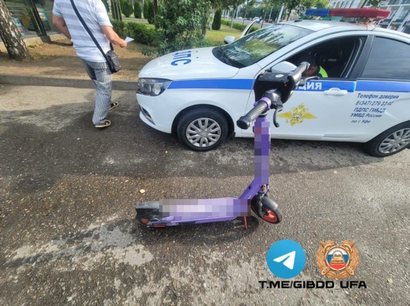 В Уфе водитель иномарки сбил подростка на электросамокате В Уфе водитель иномарки сбил подростка на электросамокате