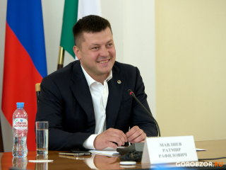 «Вам строить будущее города»: Ратмир Мавлиев поздравил уфимцев с Днем молодежи