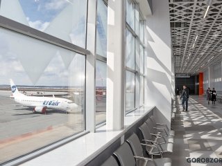Самолет Сургут – Баку экстренно приземлился в Уфе из-за больного пассажира
