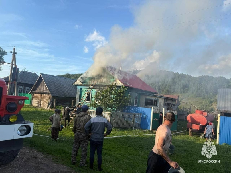 В Башкирии при пожаре в доме погиб пожилой мужчина В Башкирии при пожаре в доме погиб пожилой мужчина