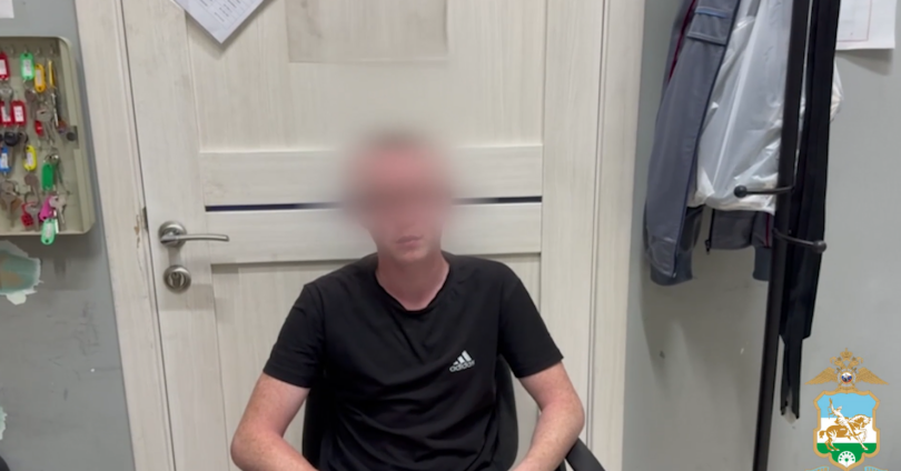 В Уфе 16-летний студент забирал деньги у обманутых пенсионеров В Уфе 16-летний студент забирал деньги у обманутых пенсионеров