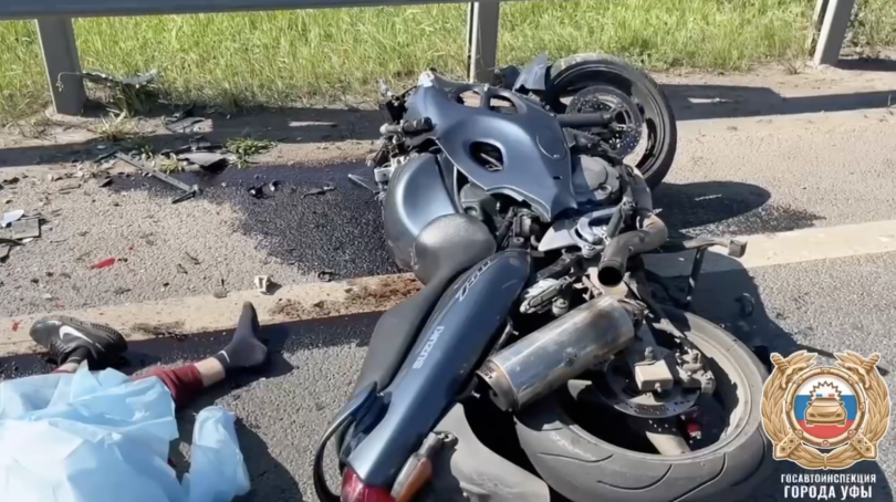В Уфе 25-летний водитель мотоцикла влетел в «Ладу» и погиб В Уфе 25-летний водитель мотоцикла влетел в «Ладу» и погиб