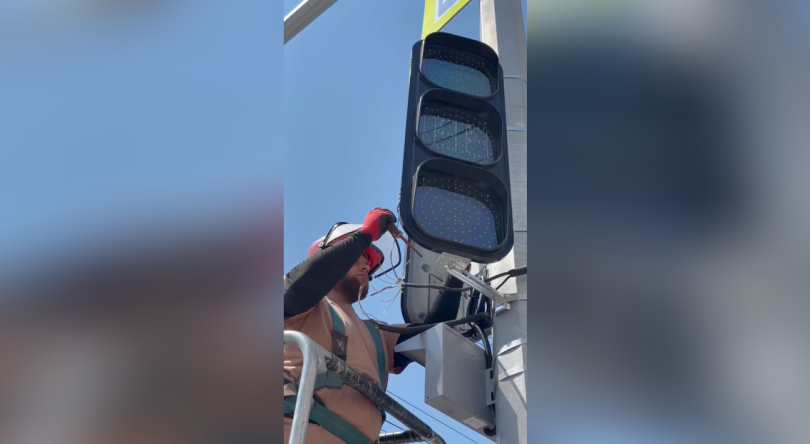 В Уфе на восьми перекрестках появятся современные светофоры В Уфе на восьми перекрестках появятся современные светофоры