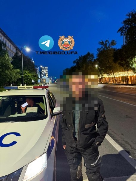 В Уфе сотрудники ДПС задержали мотоциклиста без прав В Уфе сотрудники ДПС задержали мотоциклиста без прав