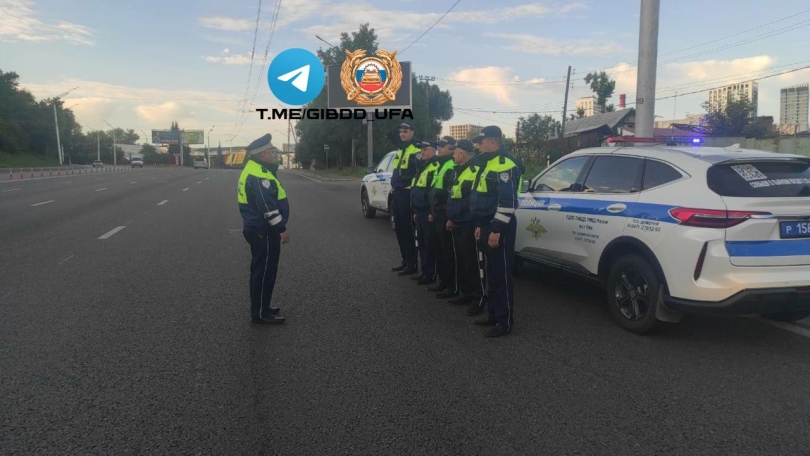 В Уфе сотрудники ГАИ массово проверяют водителей В Уфе сотрудники ГАИ массово проверяют водителей