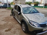 В Уфе в ДТП с дорогой иномаркой опрокинулась машина с 10-летним мальчиком