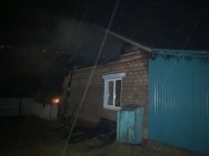 В Башкирии в сгоревшем доме пожарные обнаружили фрагменты тела мужчины