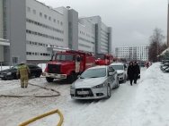 Из-за пожара в онкодиспансере в Уфе эвакуировали более 300 человек