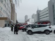 Из-за пожара в онкодиспансере в Уфе эвакуировали более 300 человек