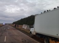На трассе в Башкирии легковушка столкнулась с двумя «Газелями»