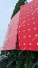Мэр Кумертау ответил жителям, которые назвали пиксельную елку разодранной и кривой