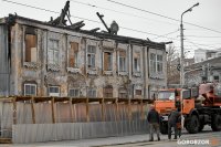 Возле горевшего Дома Бухартовских в Уфе заметили спецтехнику