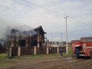 В Башкирии из-за удара молнии вспыхнул дом