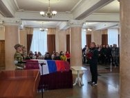 Остались жена и сын: в Уфе простились с младшим сержантом Русланом Валиевым
