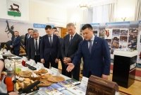 Глава Башкирии показал сувениры к 450-летию Уфы