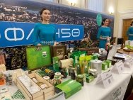 Глава Башкирии показал сувениры к 450-летию Уфы
