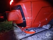 В Башкирии авто выехало на железнодорожные пути и застряло перед поездом