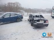 Три человека пострадали в массовом ДТП с грузовиком в Уфе