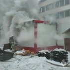 В Башкирии загорелся склад с газовыми котлами и лакокрасочными изделиями
