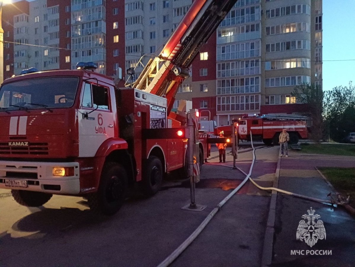 В Уфе из-за неосторожной готовки загорелась кухня в многоквартирном доме