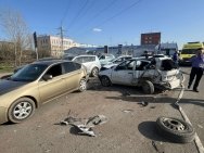 «Отказали тормоза»: в Уфе в столкновении 11 автомобилей пострадали 3 человека
