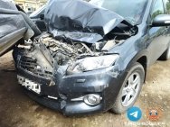 В Уфе иномарка опрокинулась на припаркованные автомобили