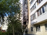 30 человек спасли при пожаре в многоэтажке в Уфе