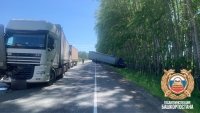Пять грузовиков столкнулись на трассе в Башкирии