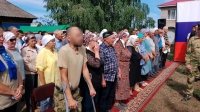 «Любил честность и справедливость»: в Башкирии простились с сержантом Фанисом Мухаметовым