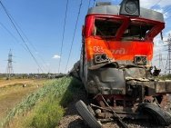 8 вагонов поезда Казань – Адлер сошли с рельсов из-за КамАЗа