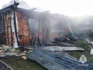 Женщина с подростком пострадали при пожаре в доме под Уфой