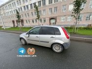 В Уфе водитель сбил 17-летнюю девушку на светофоре