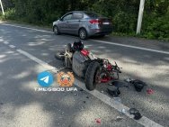 В Уфе водитель мопеда попал в больницу после столкновения с легковушкой