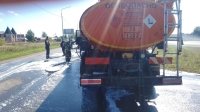 В Башкирии на дороге загорелся бензовоз