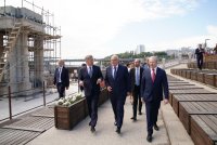 Президент Абхазии посетил стройку колоннады дружбы в Уфе
