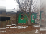 В Башкирии загорелся трехквартирный жилой дом