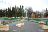 На площади Ленина в Уфе начали устанавливать главную новогоднюю елку