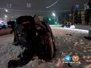 В Уфе опрокинулась иномарка, пострадали два человека