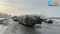 В Уфе в страшной аварии с участием цементовоза пострадали водитель иномарки и двое детей