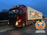 Под Уфой водитель большегруза насмерть сбил пешехода