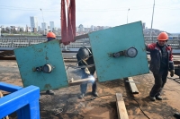 В Уфе соединили две половины Бельского моста
