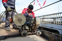 В Уфе соединили две половины Бельского моста