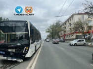 В Уфе в ДТП с участием автобуса пострадали две девочки