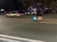 Водитель мотоцикла получила травмы после столкновения с автомобилем в Уфе