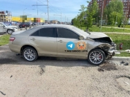 Два водителя пострадали в лобовой аварии в Уфе