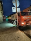 В Уфе сильный ветер повалил деревья