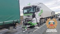 На трассе в Башкирии произошло массовое ДТП с фурами